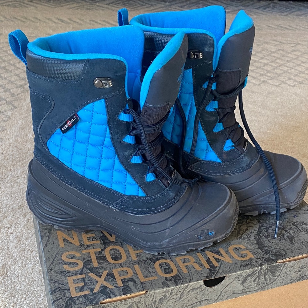 North Face kids Thermoball Blue Winter Boots. Size 4